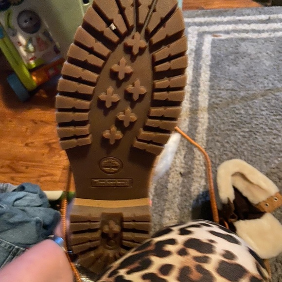 Size 10 women timberland boots - Picture 2 of 5